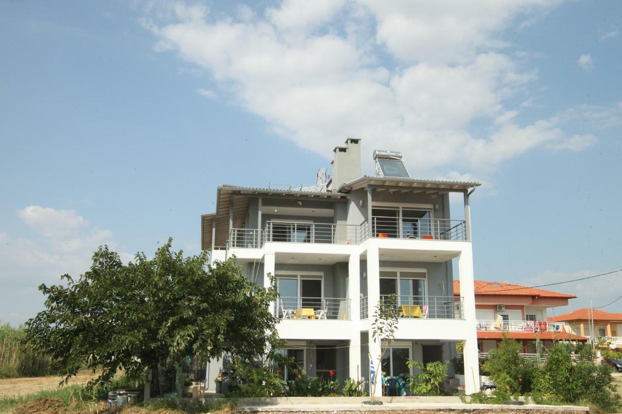 See To Sea Apartments Paralia Dionisiou Zewnętrze zdjęcie
